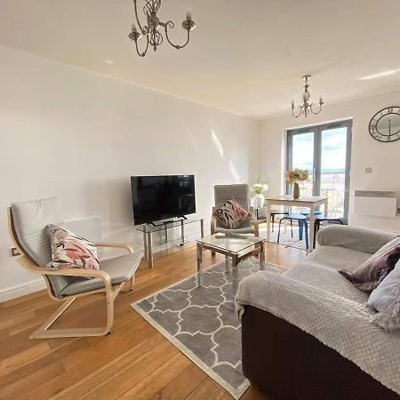 Beach Front Apt With Stunning Sea View Swansea Extérieur photo