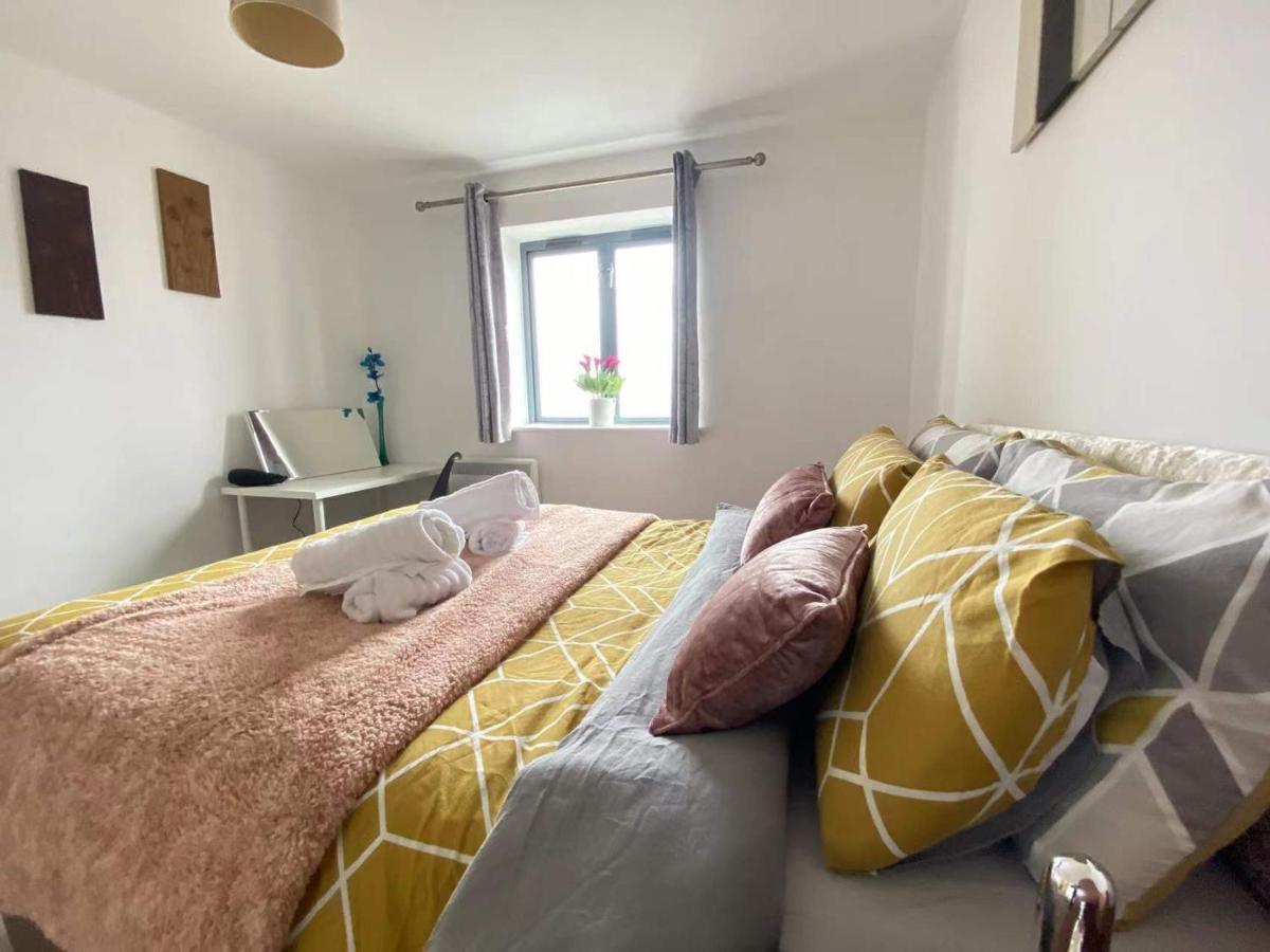 Beach Front Apt With Stunning Sea View Swansea Extérieur photo