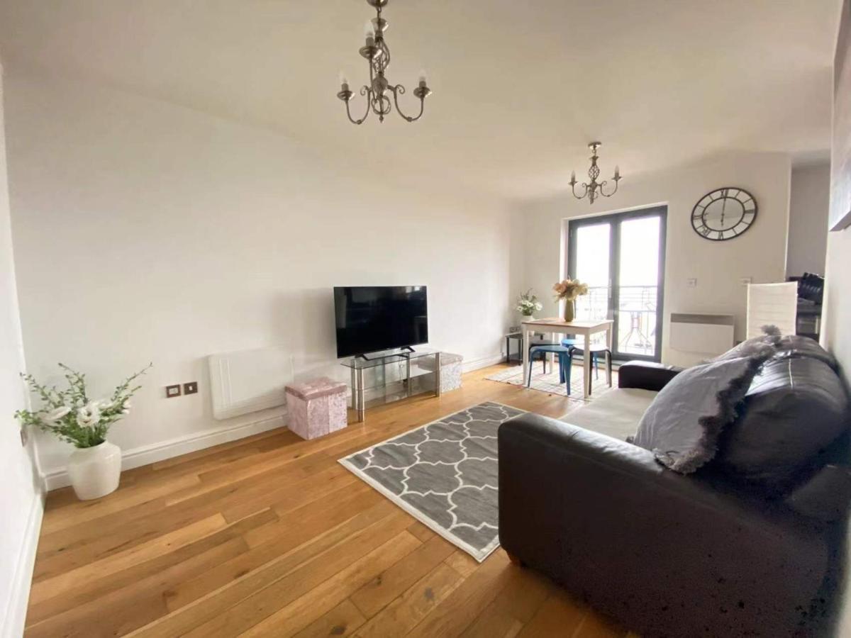 Beach Front Apt With Stunning Sea View Swansea Extérieur photo