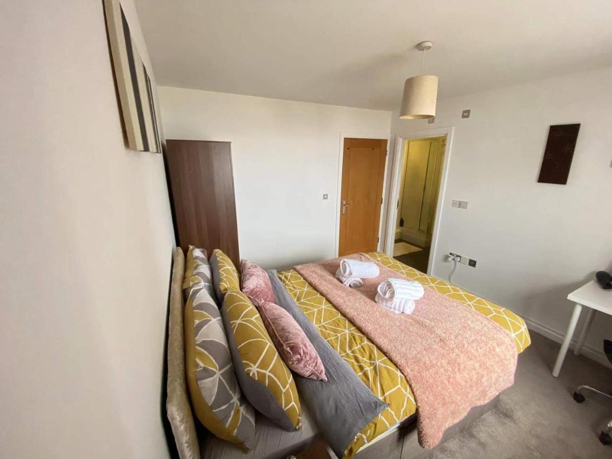 Beach Front Apt With Stunning Sea View Swansea Extérieur photo