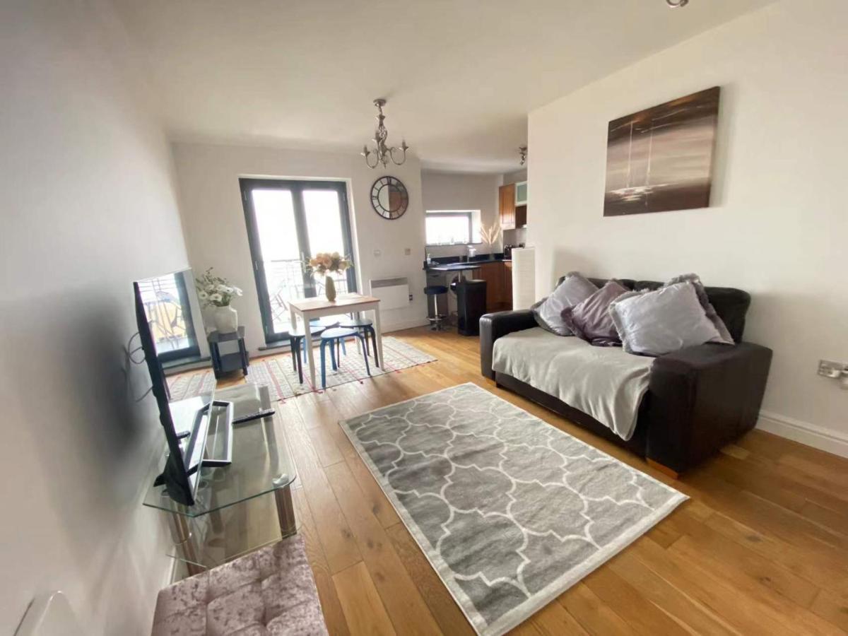 Beach Front Apt With Stunning Sea View Swansea Extérieur photo