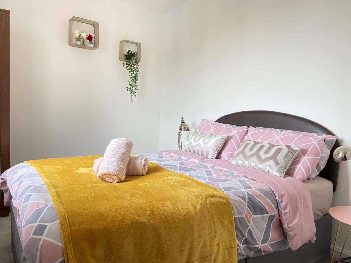Beach Front Apt With Stunning Sea View Swansea Extérieur photo