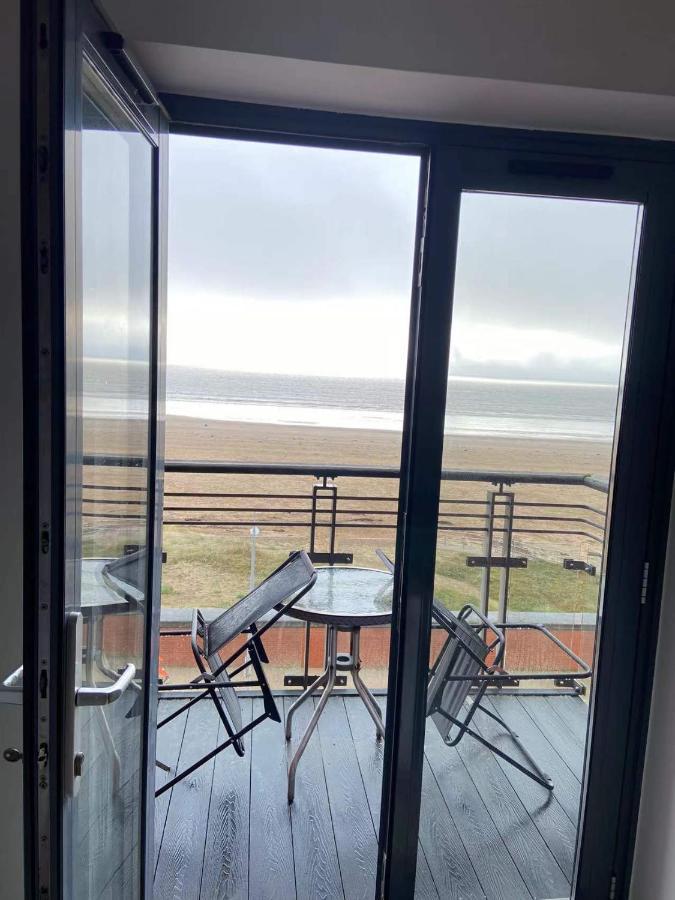 Beach Front Apt With Stunning Sea View Swansea Extérieur photo