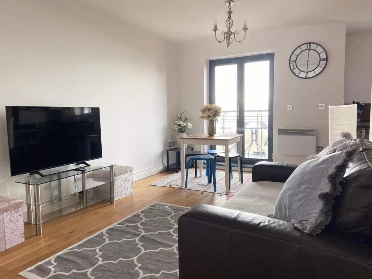 Beach Front Apt With Stunning Sea View Swansea Extérieur photo