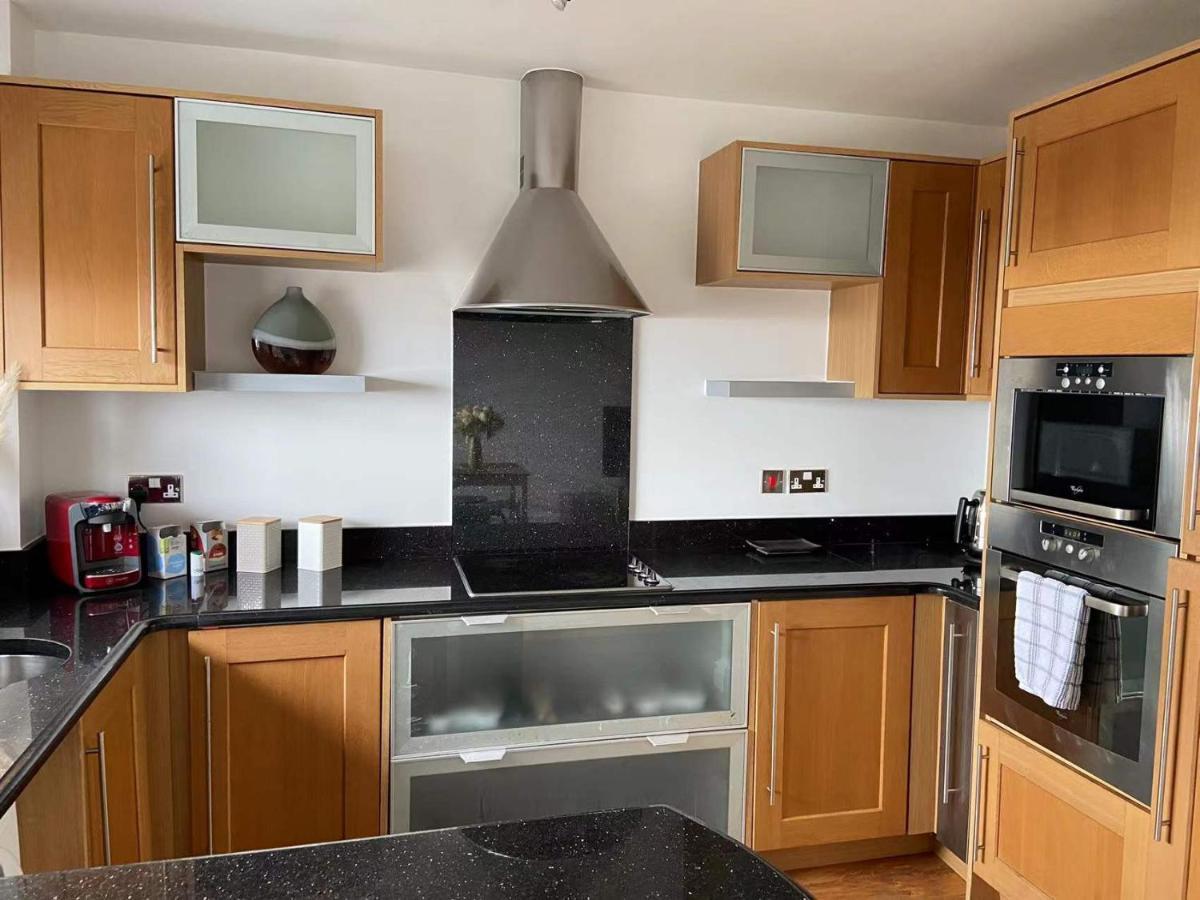 Beach Front Apt With Stunning Sea View Swansea Extérieur photo