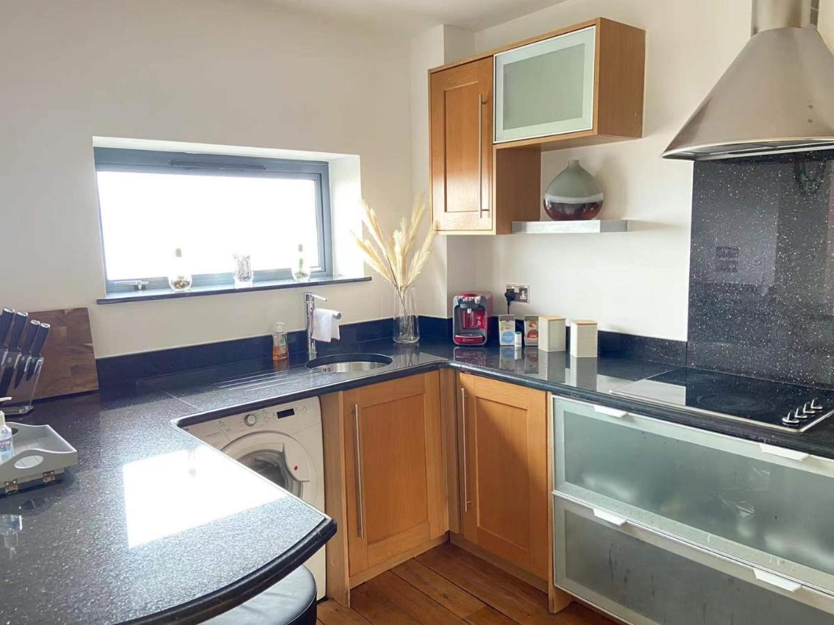 Beach Front Apt With Stunning Sea View Swansea Extérieur photo