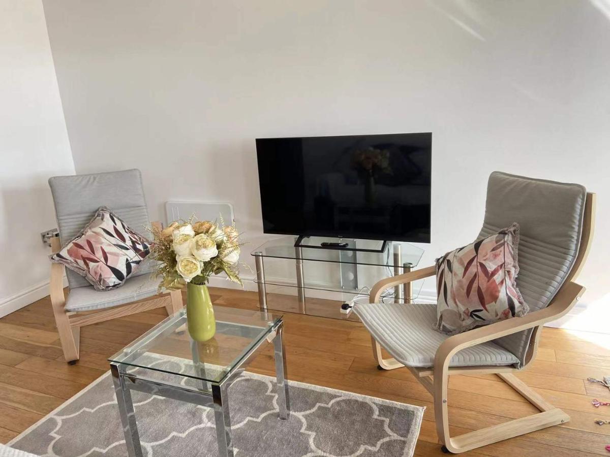 Beach Front Apt With Stunning Sea View Swansea Extérieur photo